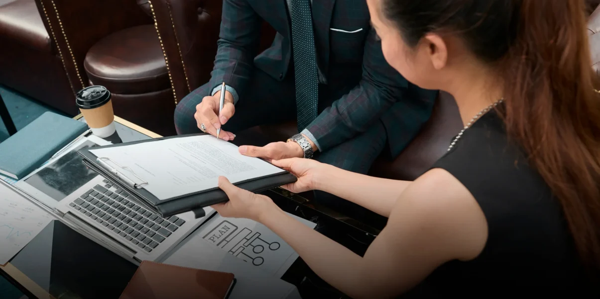 business-colleagues-working-office 3